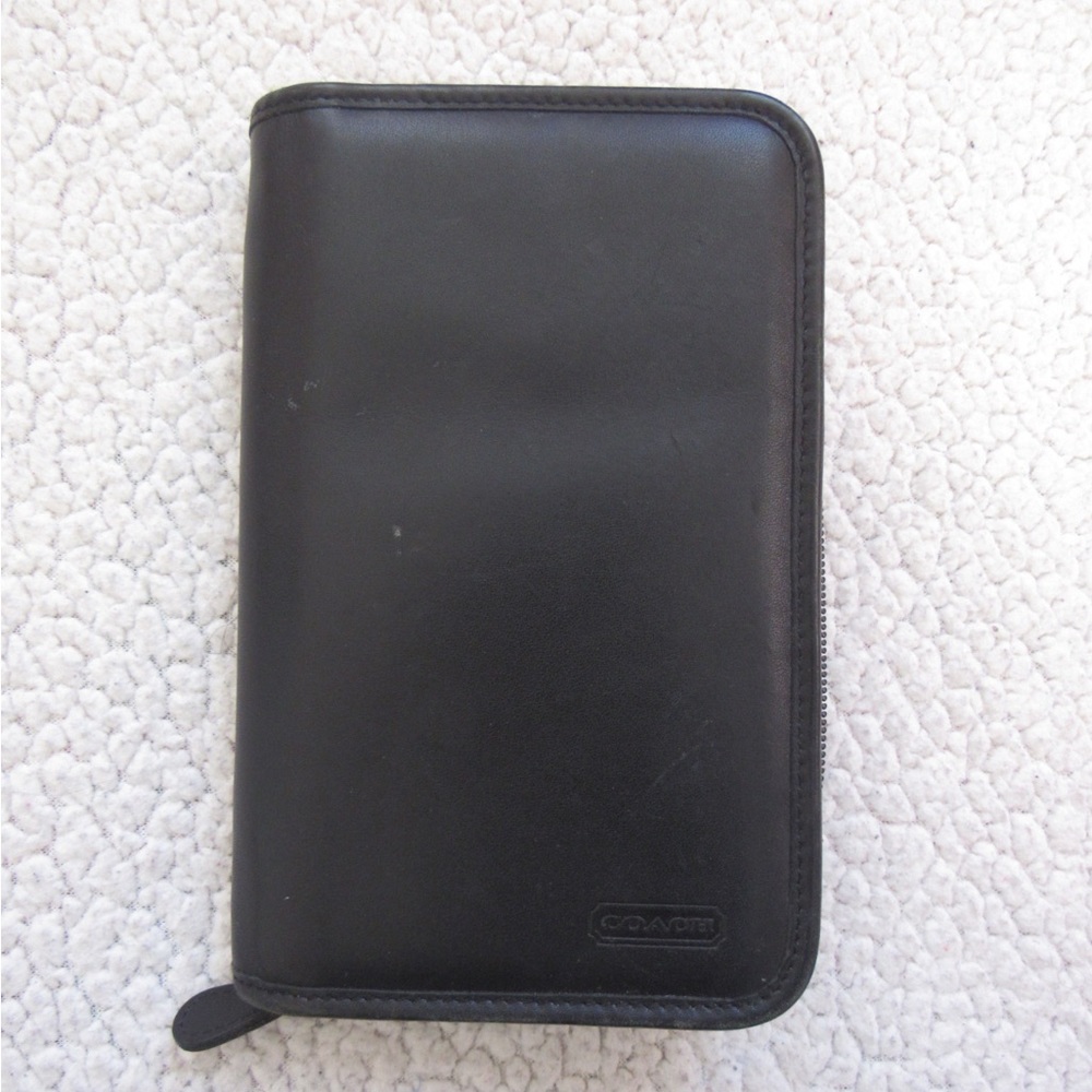 Coach|Vintage Black Leather Zip Wallet and Organizer